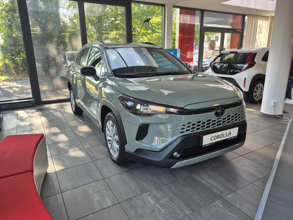 Toyota Corolla Cross  Comfort Business 1.8 Hybrid (140 k)