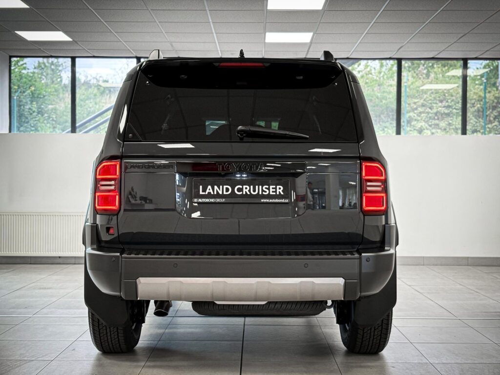 Toyota Land Cruiser  2.8L Diesel