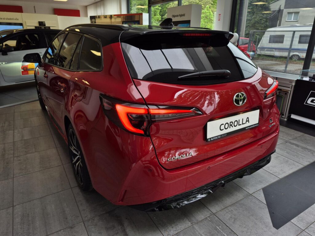 Toyota Corolla  GR Sport 2.0 Hybrid (178 k)