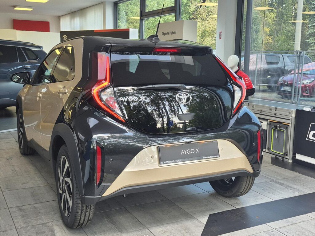 Toyota Aygo X  Style Tech Vision 1.0 VVT-i (72 k)