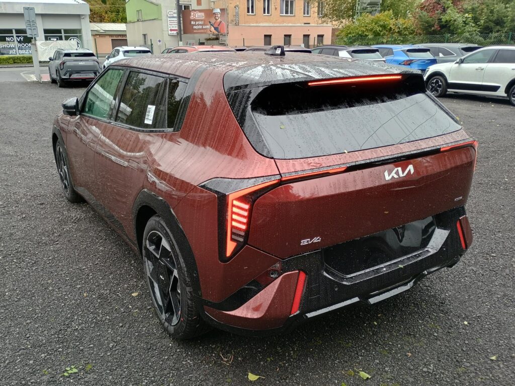 KIA EV4  GT LINE 81,4kWh+TECH+V2L