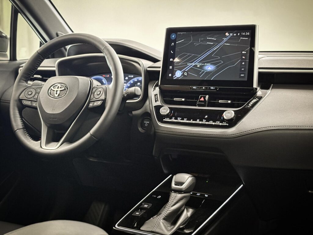 Toyota Corolla Cross  2.0 Hybrid CVT