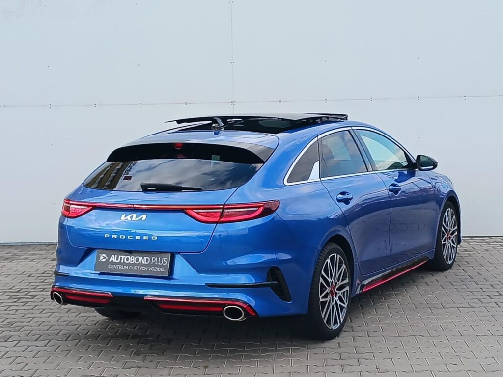 KIA ProCeed  1.6 T-GDI 150kW GT DCT Panorama