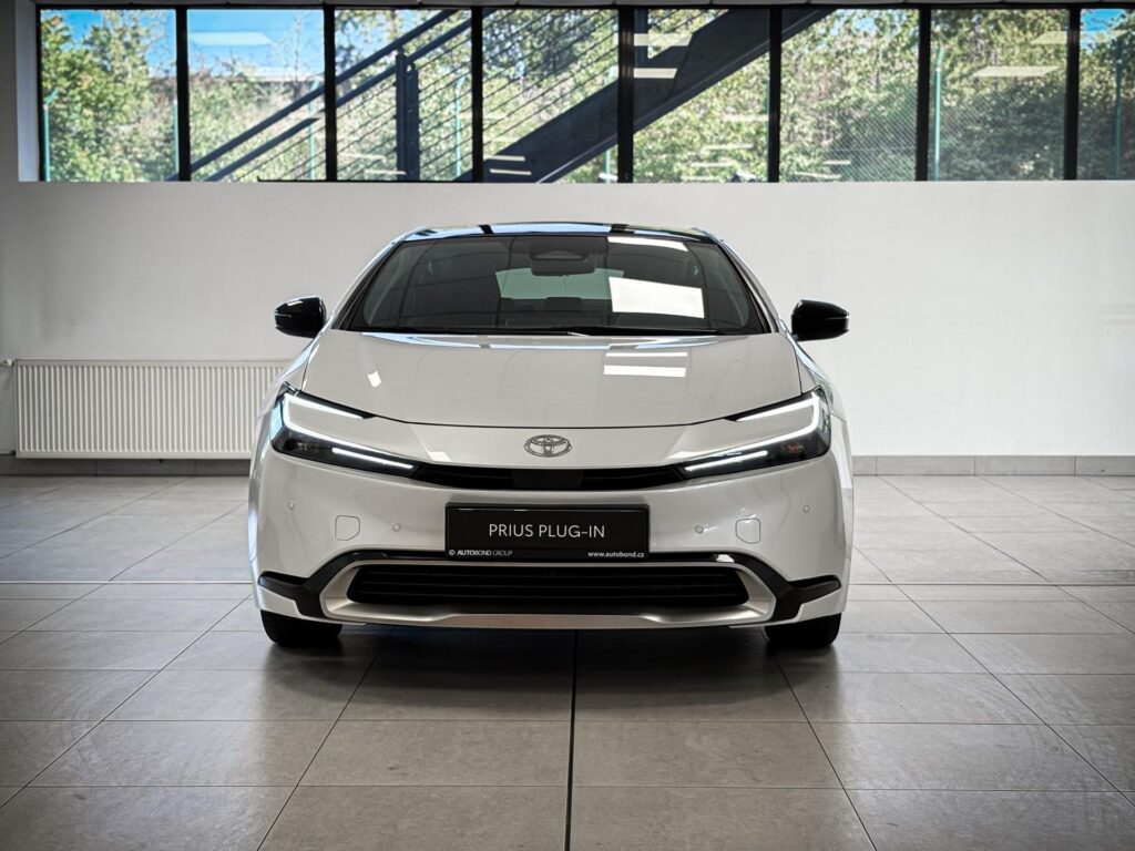 Toyota Prius  2.0 Plug-in Hybrid Prestige Skyview