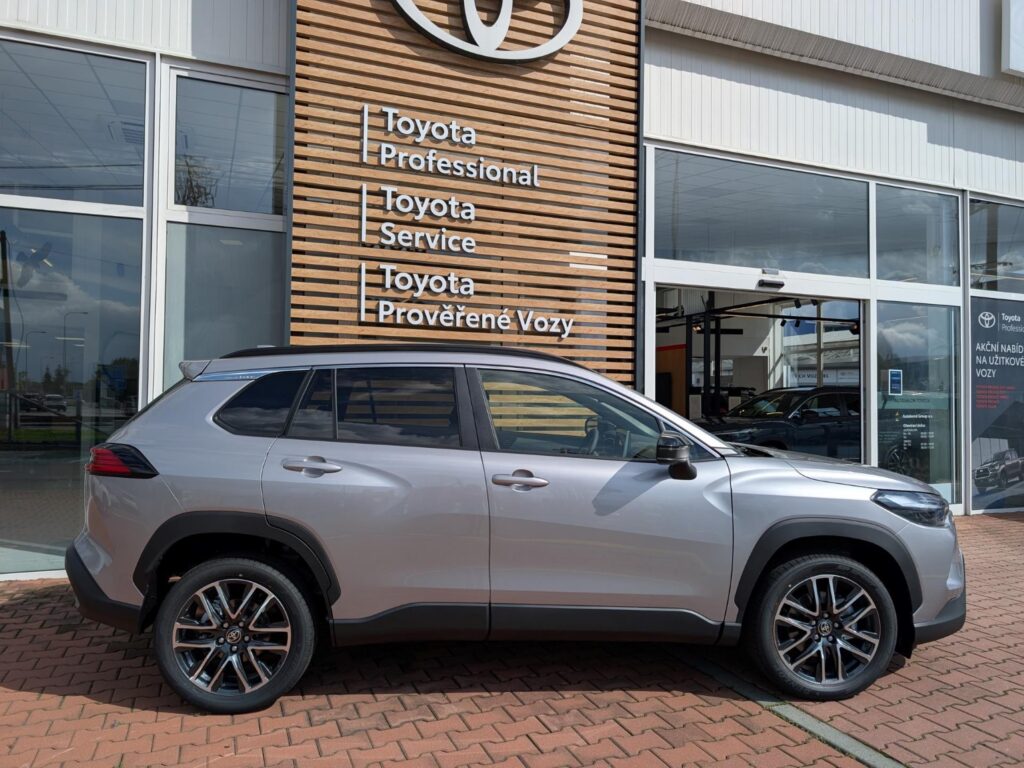 Toyota Corolla Cross  1,8 HEV STYLE