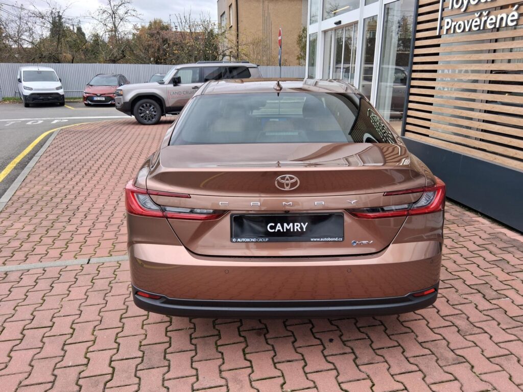 Toyota Camry  2,5 HEV 230K PRESTIGE