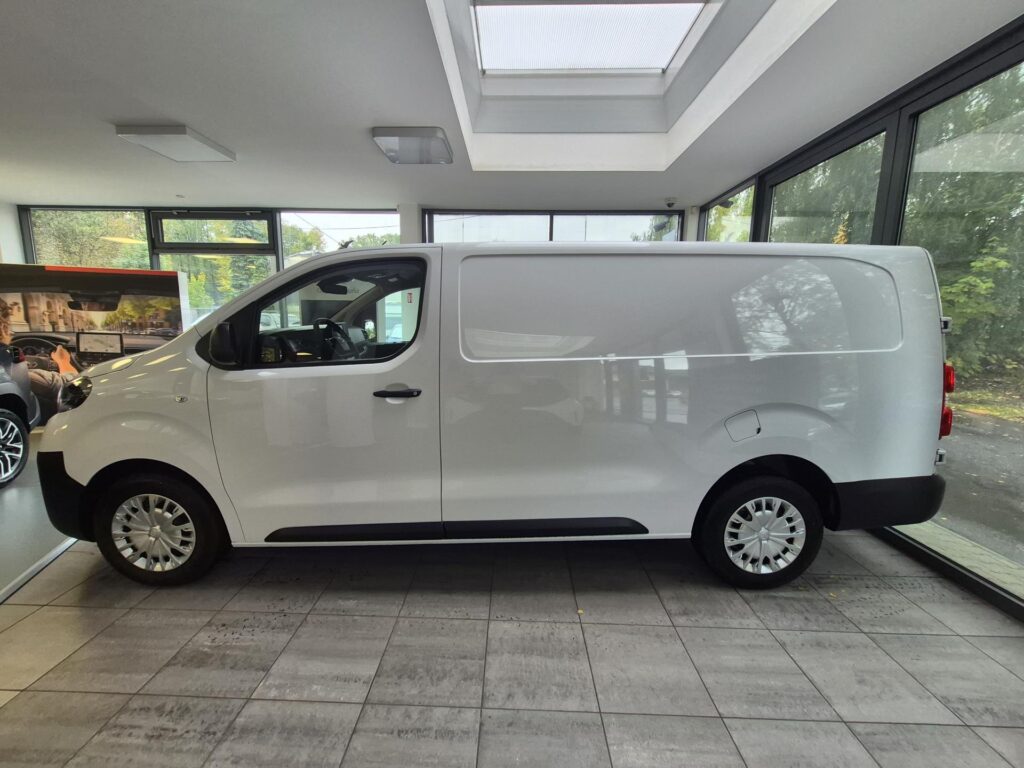 Toyota ProAce  Active MultimediaNAV I4D - Panel Van L2, 2.0L Diesel (144 hp)