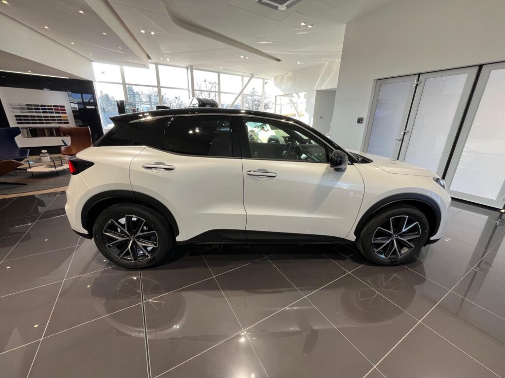 Lexus LBX  Elegant Tech Black