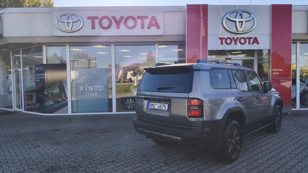 Toyota Land Cruiser  2.8 8AT DIESEL EXECUTIVE