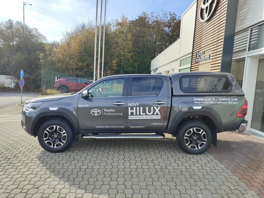 Toyota Hilux  2,8D 6AT Executive 4X4 + Tažné, Hardtop