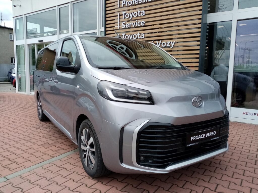 Toyota Proace Verso  2,0 D 8AT 180K FAMILY 8 MÍST