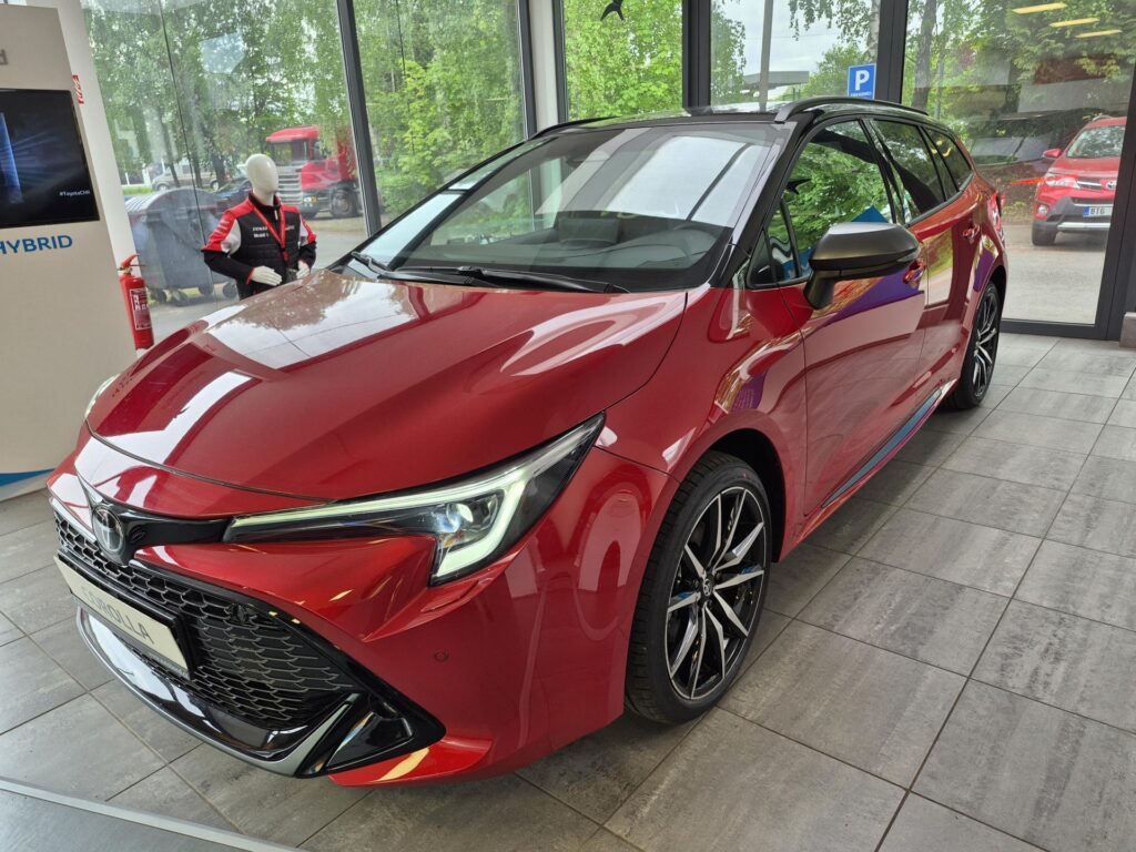 Toyota Corolla  GR Sport 2.0 Hybrid (178 k)
