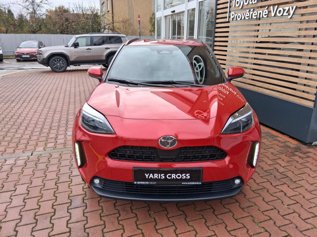 Toyota Yaris Cross  1,5 HEV 130K 4X2 STYLE + TAŽNÉ ZAŘÍZENÍ+ZIMNÍ KOMPLETY ZDARMA