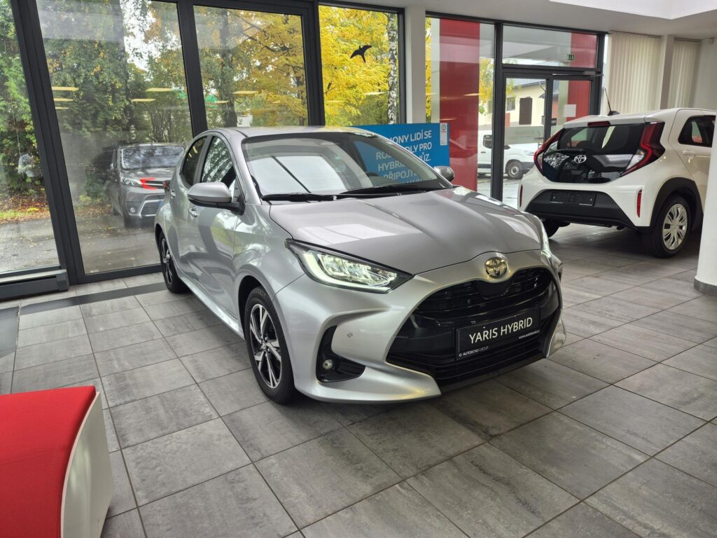 Toyota Yaris  Style 1.5 Hybrid (116 k)