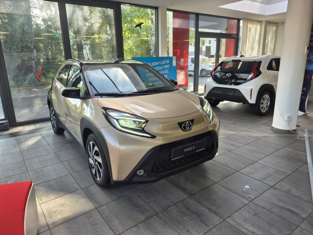 Toyota Aygo X  Style Tech Vision 1.0 VVT-i (72 k)