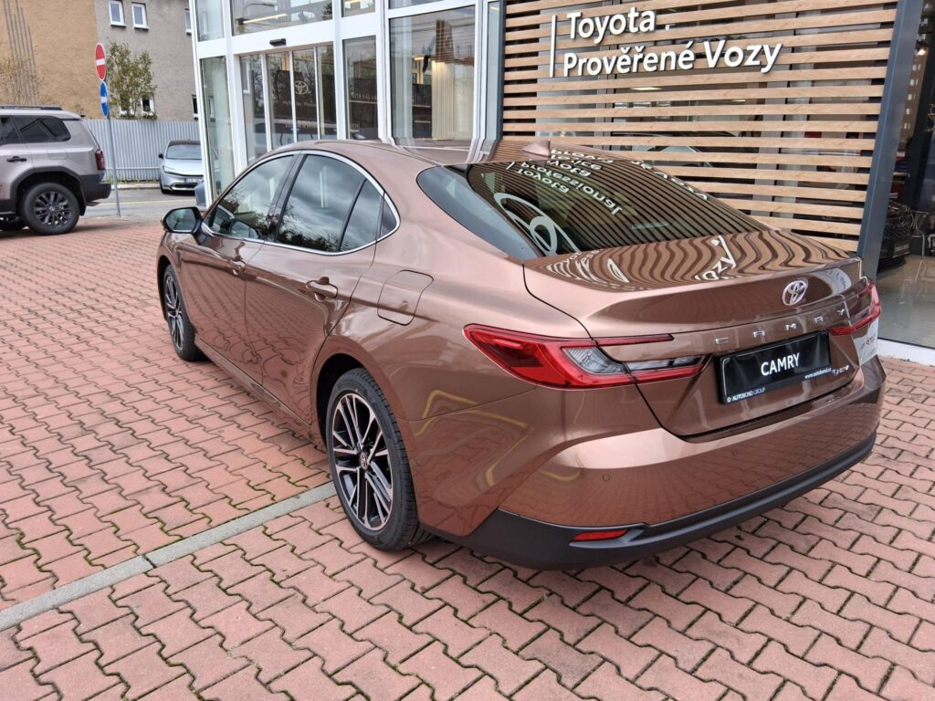 Toyota Camry  2,5 HEV 230K PRESTIGE