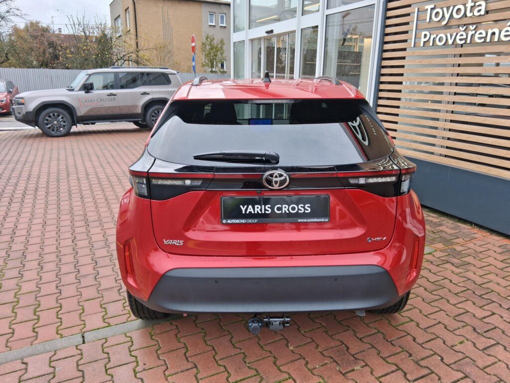 Toyota Yaris Cross  1,5 HEV 130K 4X2 STYLE + TAŽNÉ ZAŘÍZENÍ+ZIMNÍ KOMPLETY ZDARMA