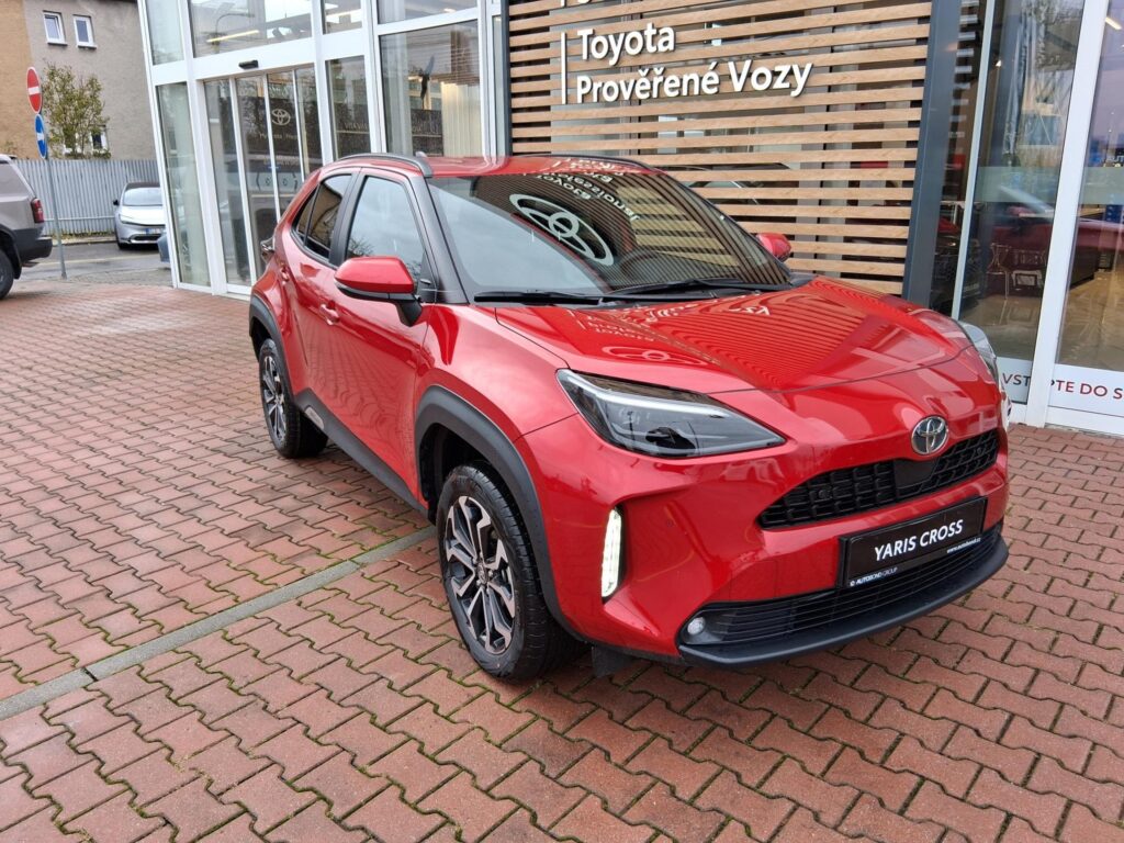 Toyota Yaris Cross  1,5 HEV 130K 4X2 STYLE + TAŽNÉ ZAŘÍZENÍ+ZIMNÍ KOMPLETY ZDARMA