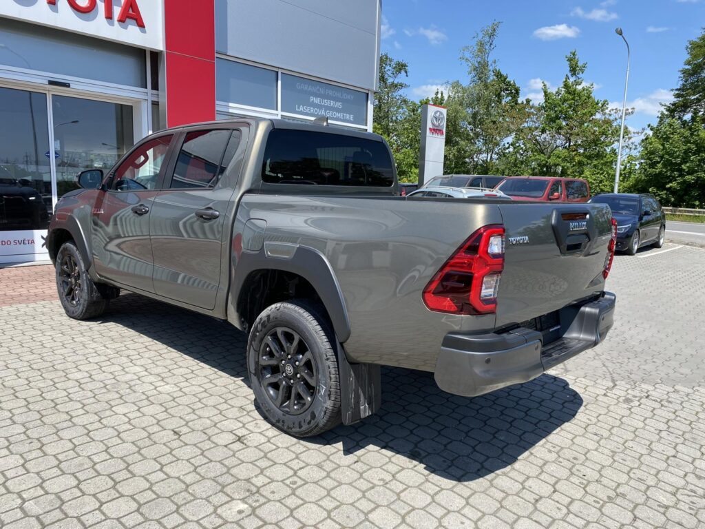 Toyota Hilux  2,8D 6AT Executive 4X4