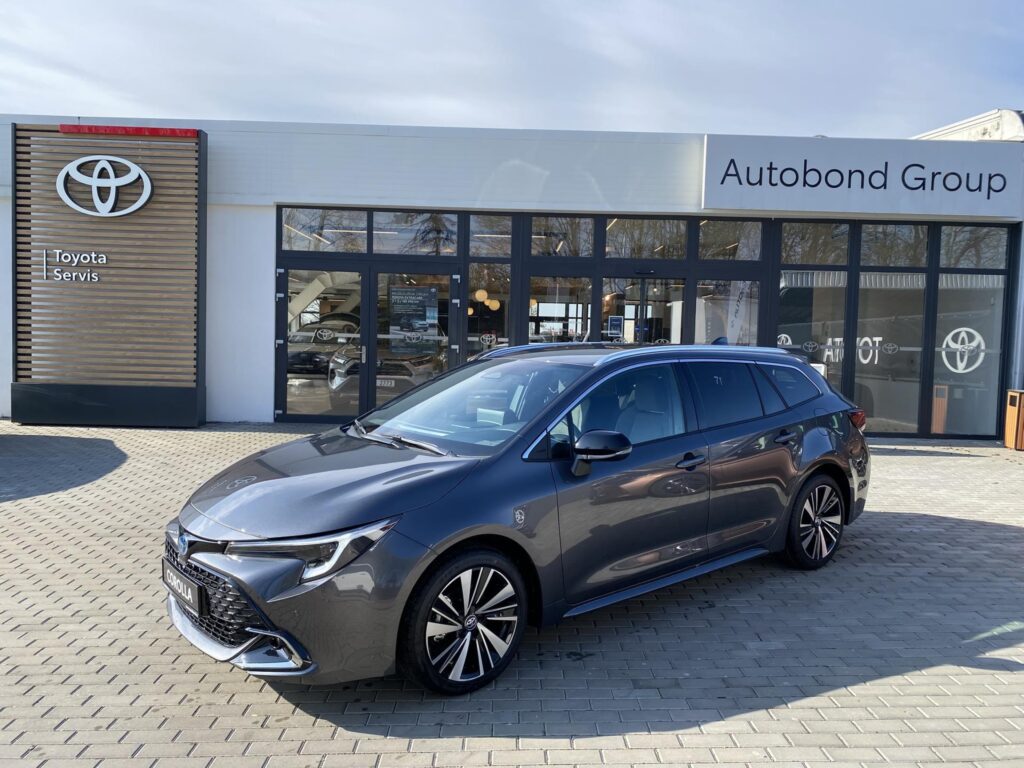 Toyota Corolla  1.8 HEV STYLE + zimní kola