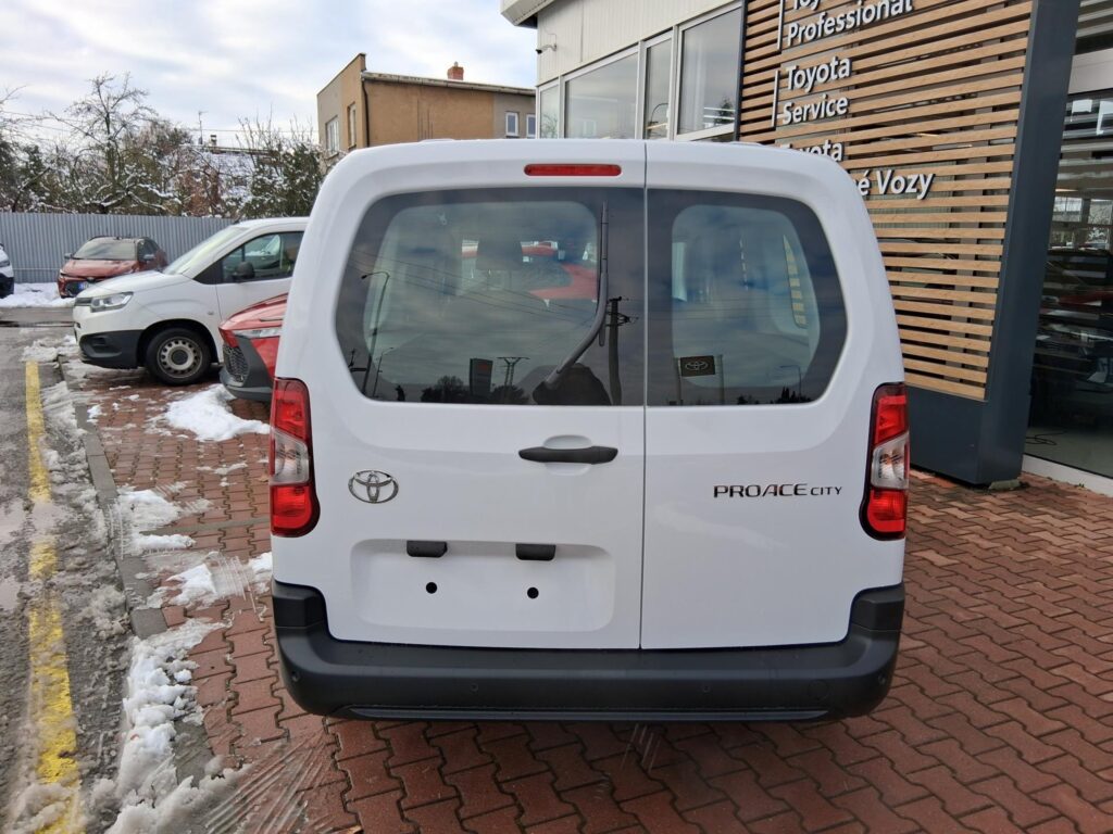 Toyota Proace City Verso  1,5D 100K 6MT COMBI