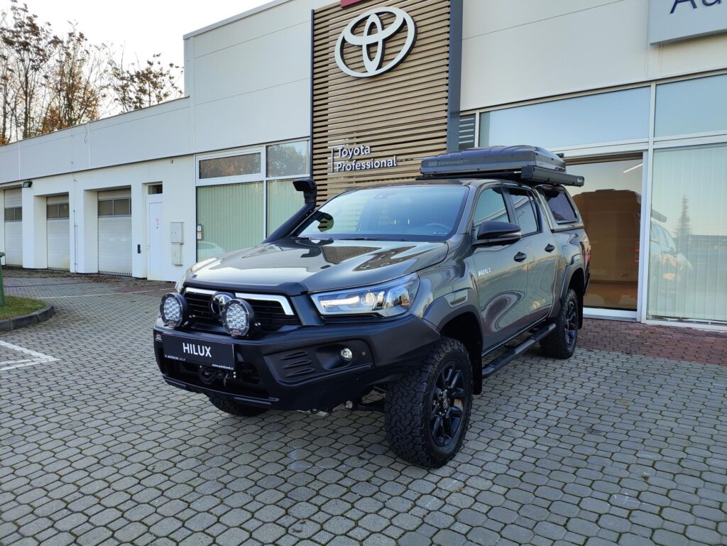 Toyota Hilux  2.8D 6AT Invincible 4x4 Expedition