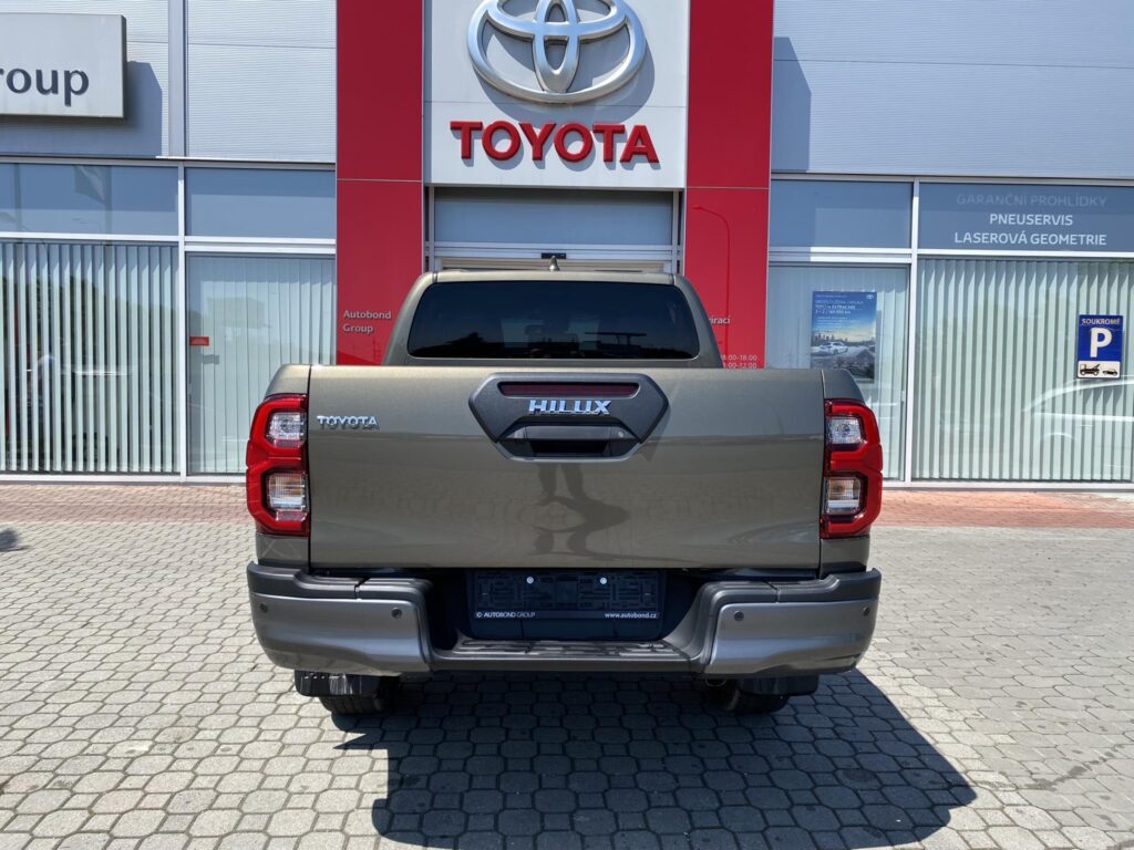 Toyota Hilux  2,8D 6AT Executive 4X4