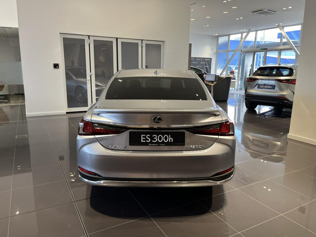 Lexus ES 300h  Business Edition