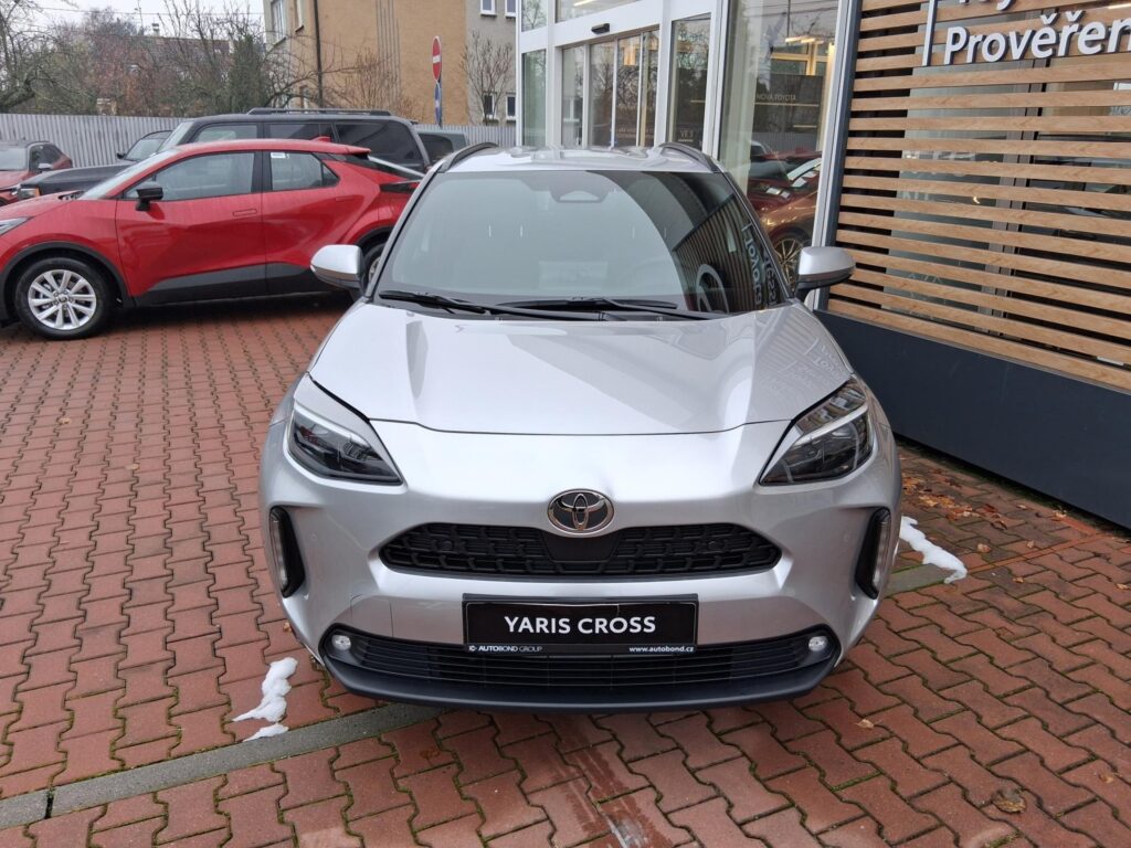 Toyota Yaris Cross  1,5 HEV 4X4 130K STYLE + TAŽNÉ ZAŘÍZENÍ