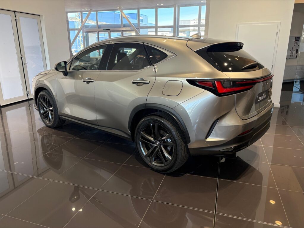 Lexus NX 450h+  Executive Top 4x4