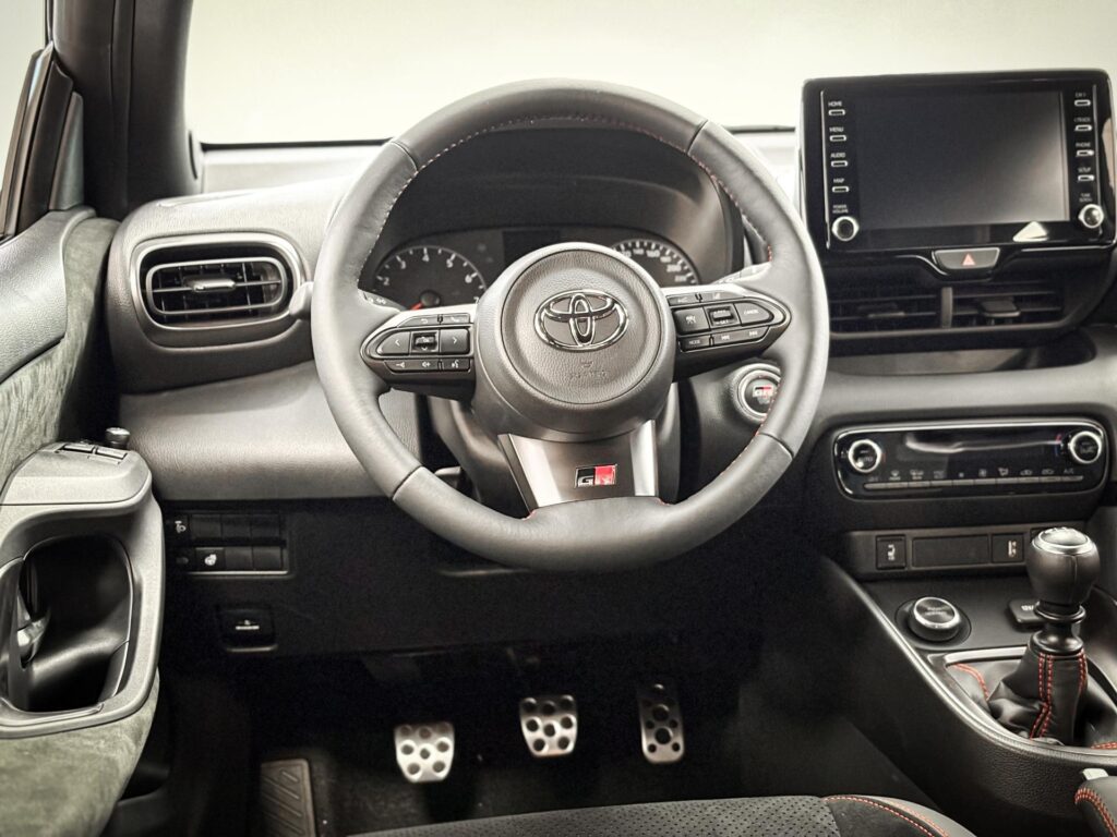 Toyota GR Yaris  1.6L Turbo 0 - 6 MT