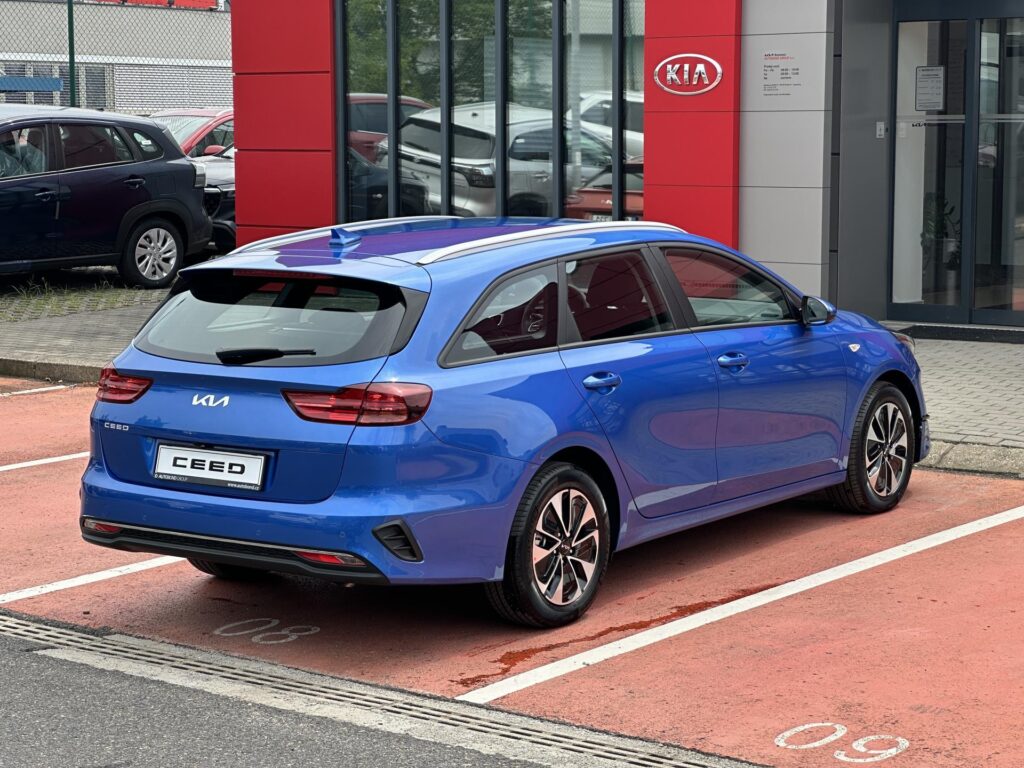 KIA Ceed  SW SPIN 1,5 T-GDi 7DCT (2025)