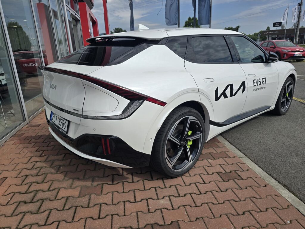 KIA EV6  GT 430 kW akumulátor 77,4 kWh, Synchronní AC elektromotor