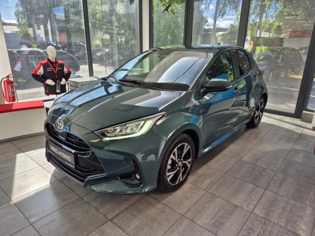 Toyota Yaris  Style 1.5 Hybrid (116 k)