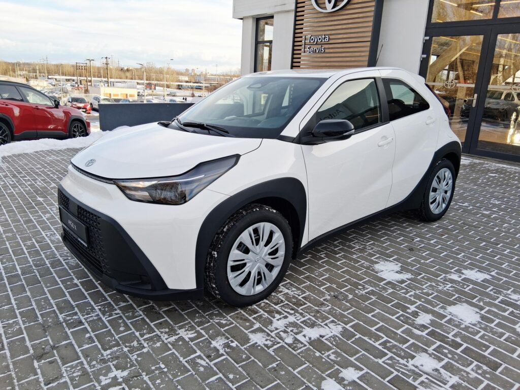 Toyota Aygo X  1.5 HEV Active