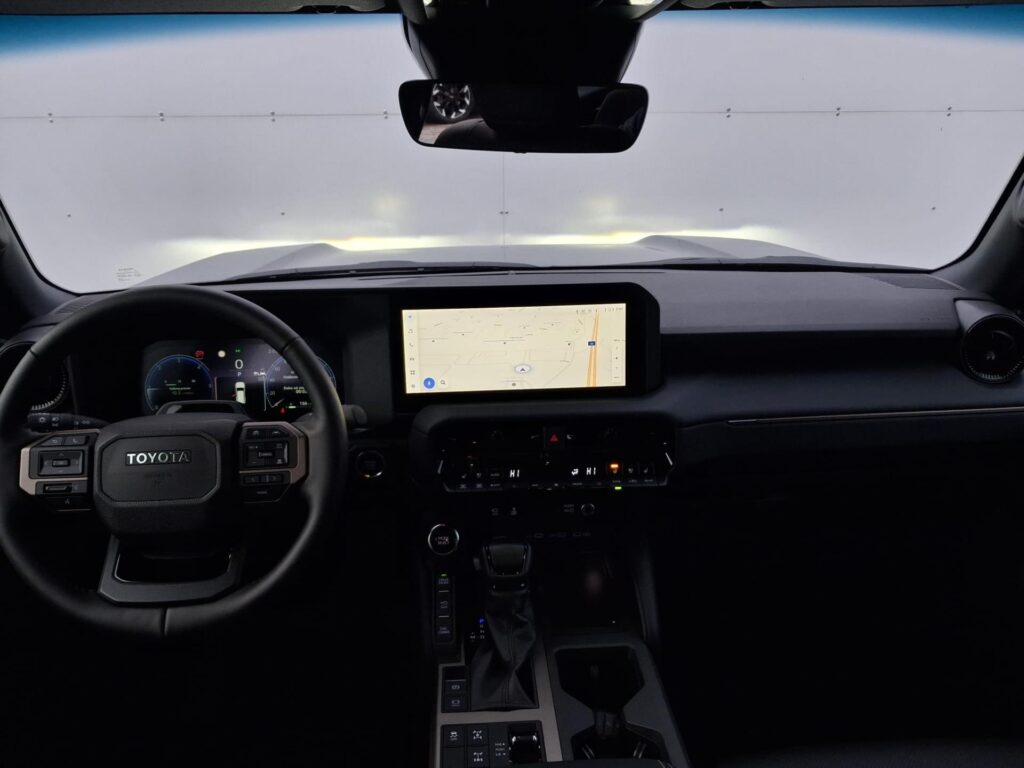 Toyota Land Cruiser  2.8 D-4D 6AT Invincible