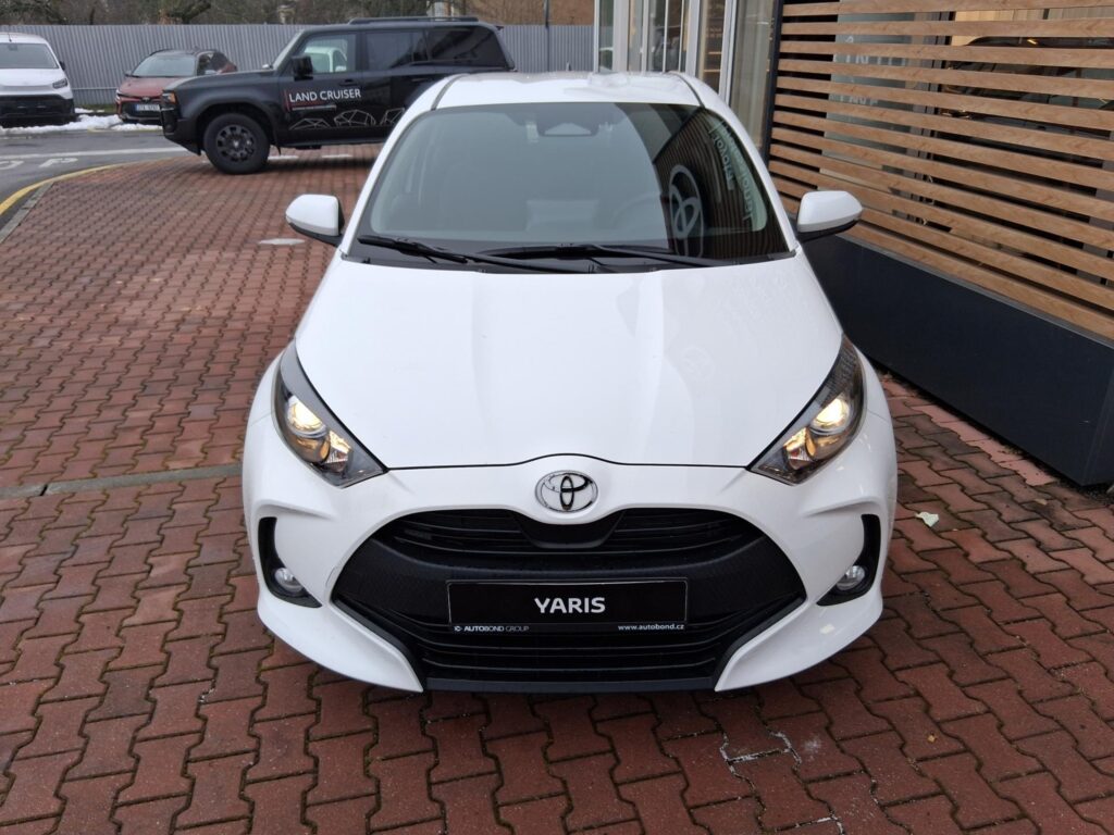 Toyota Yaris  1,5 HEV 116K COMFORT + ZIMNÍ KOMPLETY ZDARMA