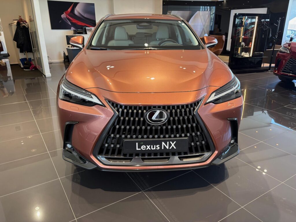 Lexus NX 450h+  LUXURY 4x4