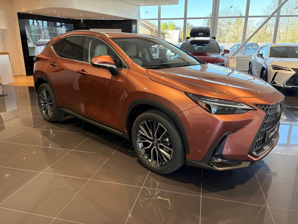 Lexus NX 450h+  LUXURY 4x4