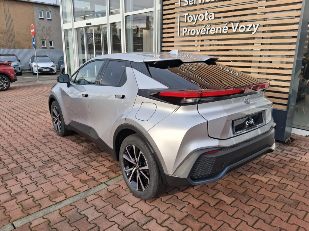 Toyota C-HR  2,0 PHEV 4X2 STYLE