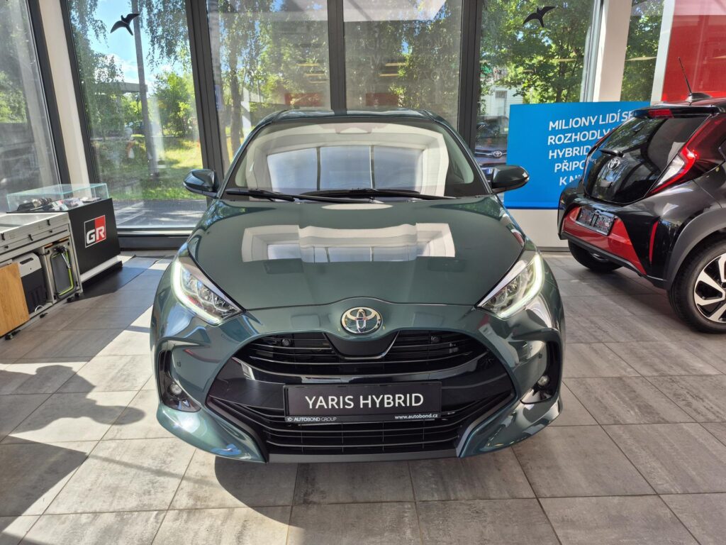 Toyota Yaris  Style 1.5 Hybrid (116 k)