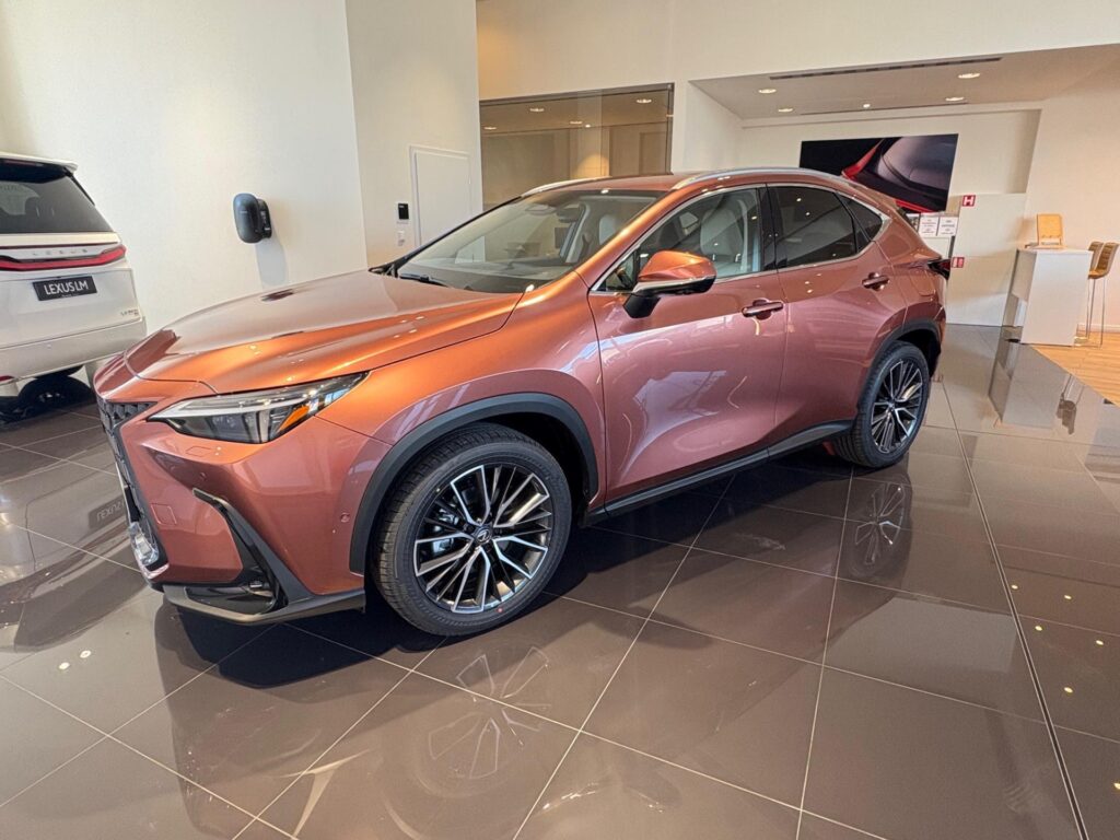 Lexus NX 450h+  LUXURY 4x4