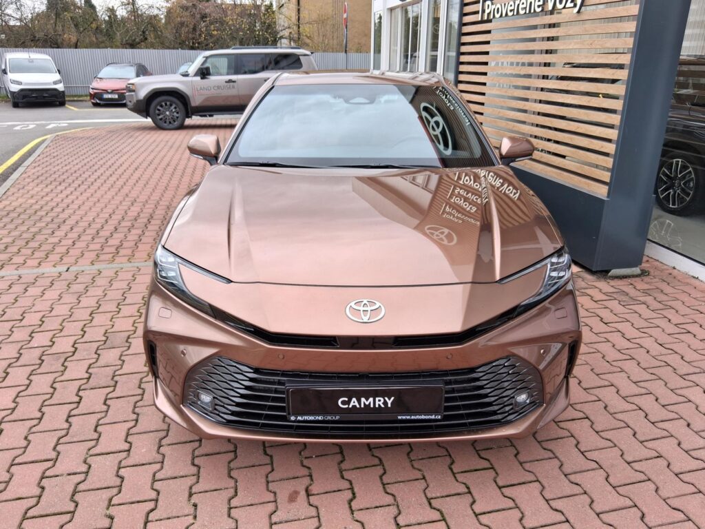 Toyota Camry  2,5 HEV 4X2  230K PRESTIGE