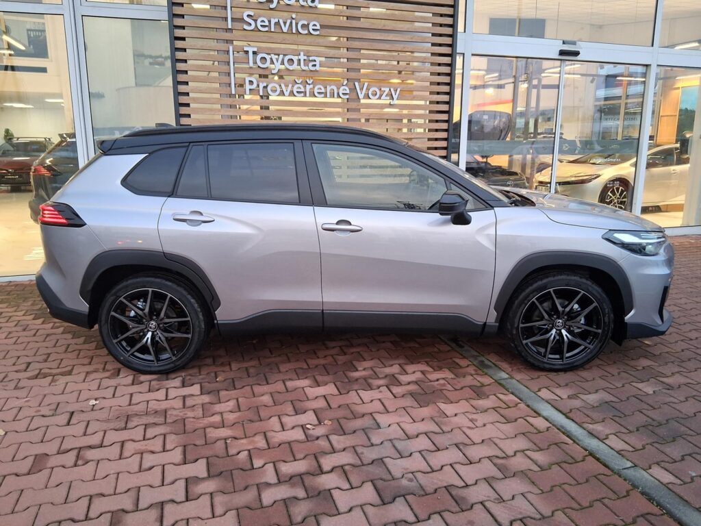 Toyota Corolla Cross  2,0 HEV 4X4  GR SPORT