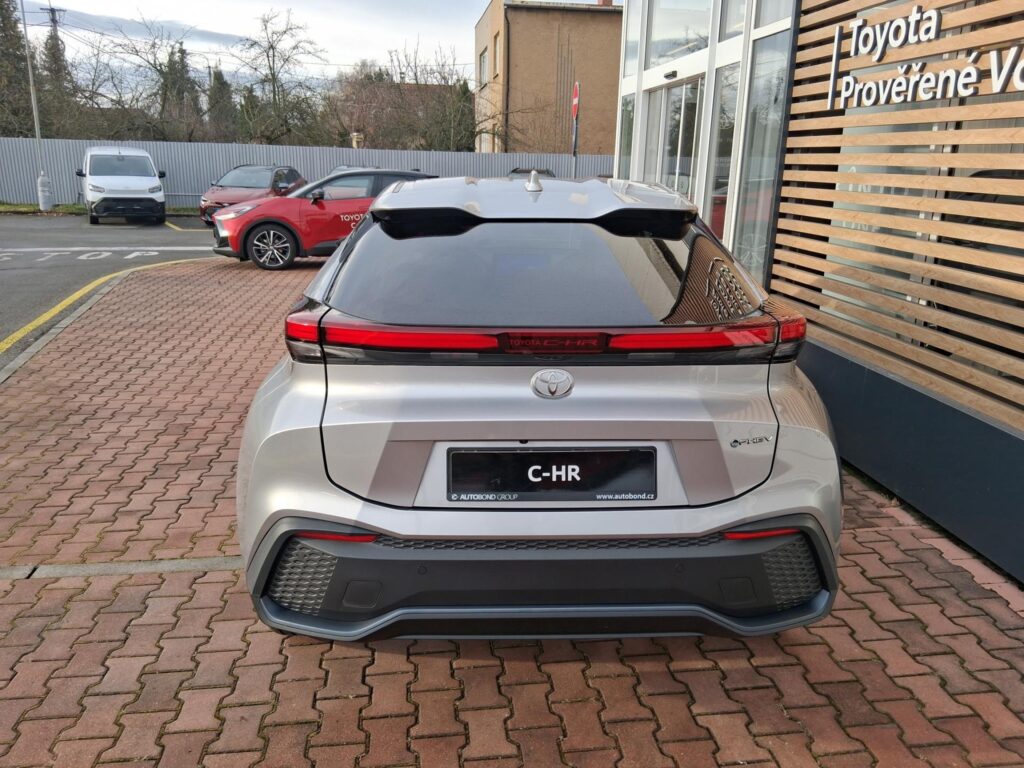 Toyota C-HR  2,0 PHEV 4X2 STYLE