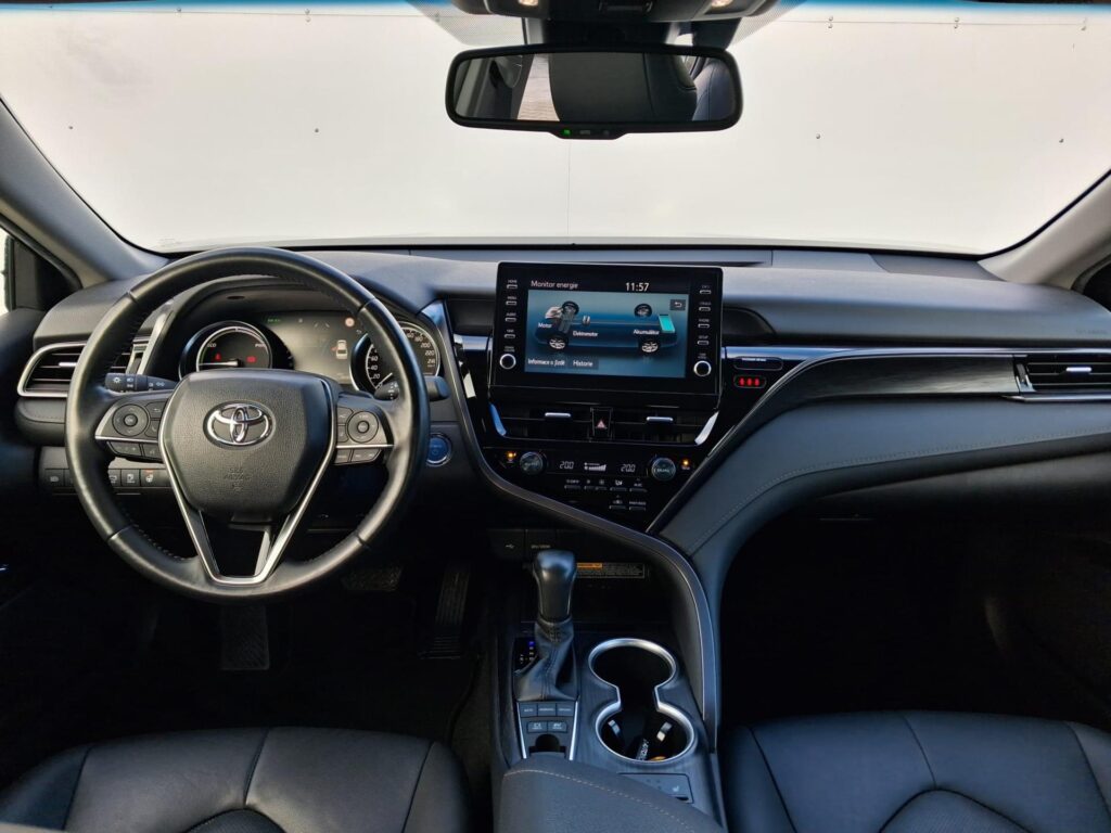 Toyota Camry  2.5 e-CVT HSD Executive