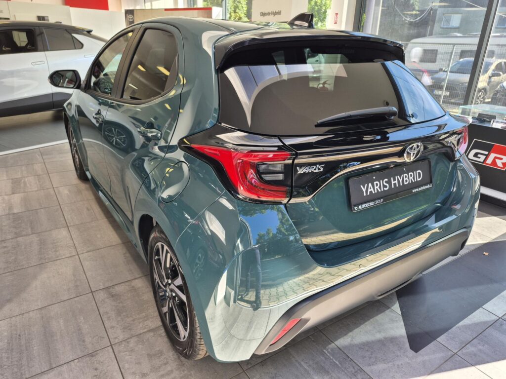 Toyota Yaris  Style 1.5 Hybrid (116 k)
