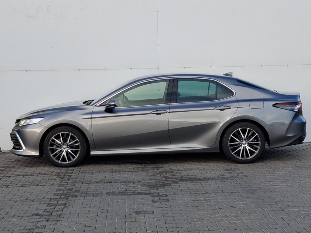 Toyota Camry  2.5 e-CVT HSD Executive