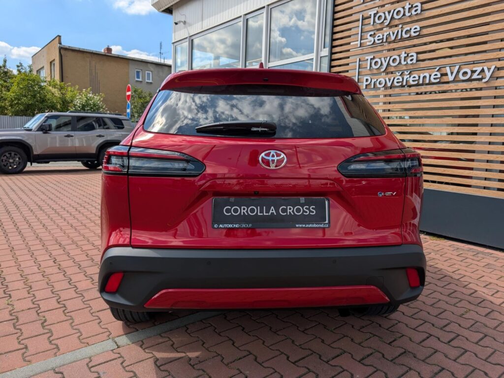 Toyota Corolla Cross  1,8 HEV STYLE