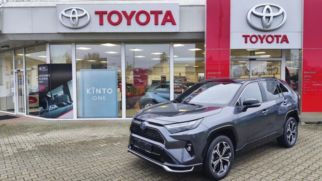 Toyota RAV4  2.5  PHEV EXECUTIVE + TAŽNÉ ZAŘÍZENÍ ODNÍMATELNÉ